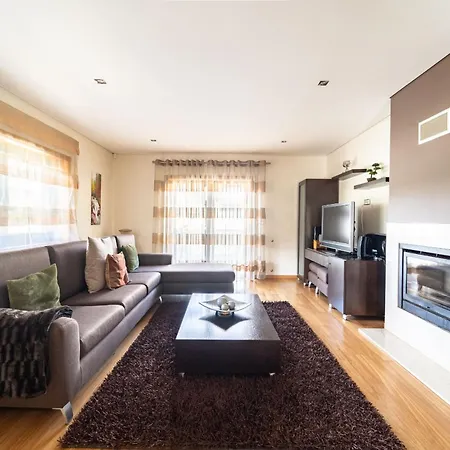 Casa De Palmeira By House And People *