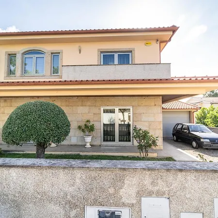 Casa De Palmeira By House And People