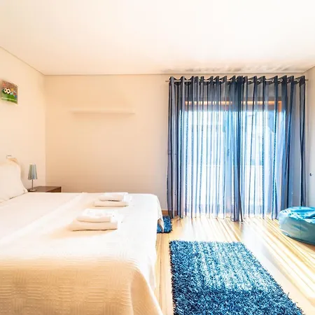 Casa De Palmeira By House And People *