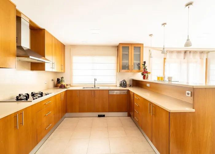 Дом отдыха Casa De Palmeira By House And People