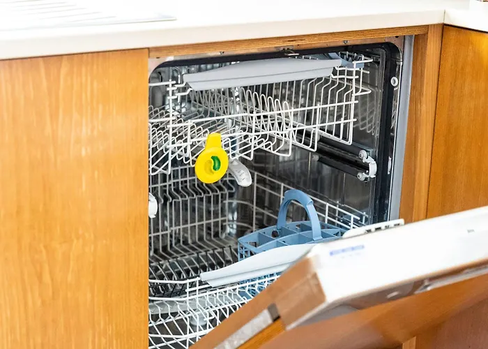 Casa De Palmeira By House And People Вила-Верди