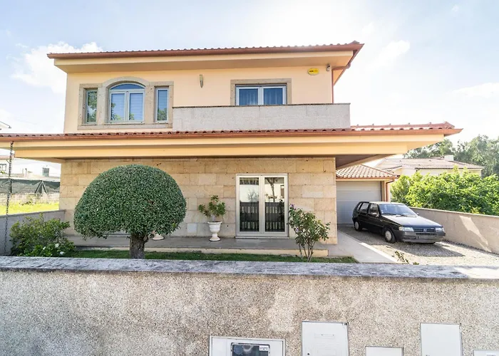 Casa De Palmeira By House And People